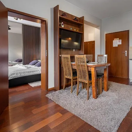 Rentplanet - Gorace Zrodla Apartment *