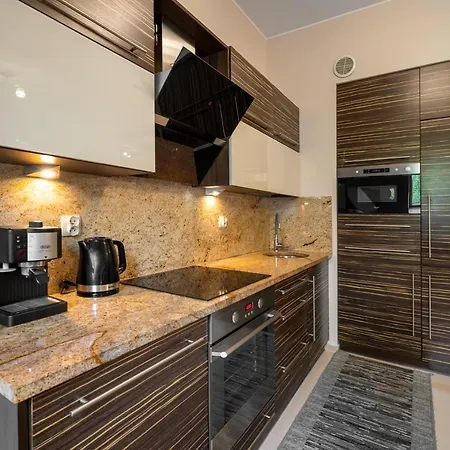 Rentplanet - Gorace Zrodla Apartment *